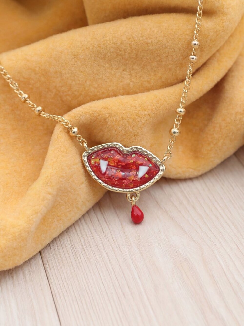 Kendra Scott Vampire Gold Necklace Gold NEW - Picture 2 of 2